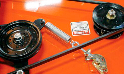 Detail highlighting Spring loaded idlers on deck belts on Grooming Mowers AFM42 Series.