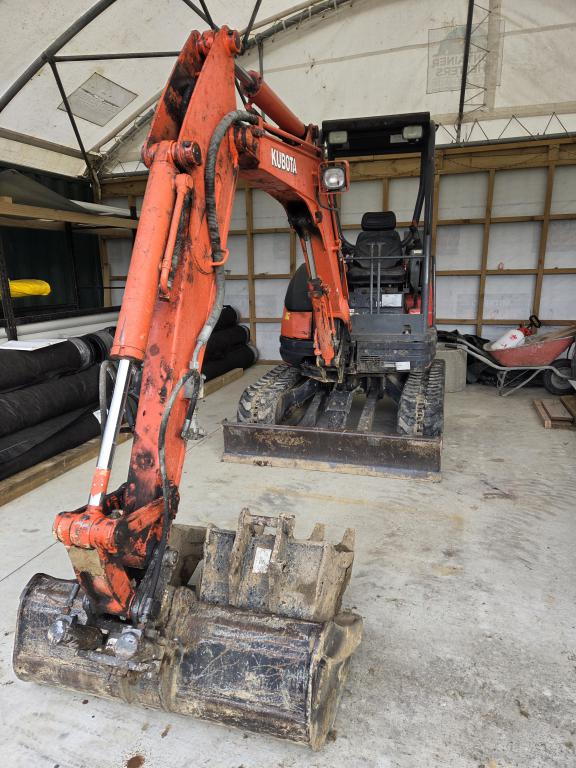 Kubota U25-3
