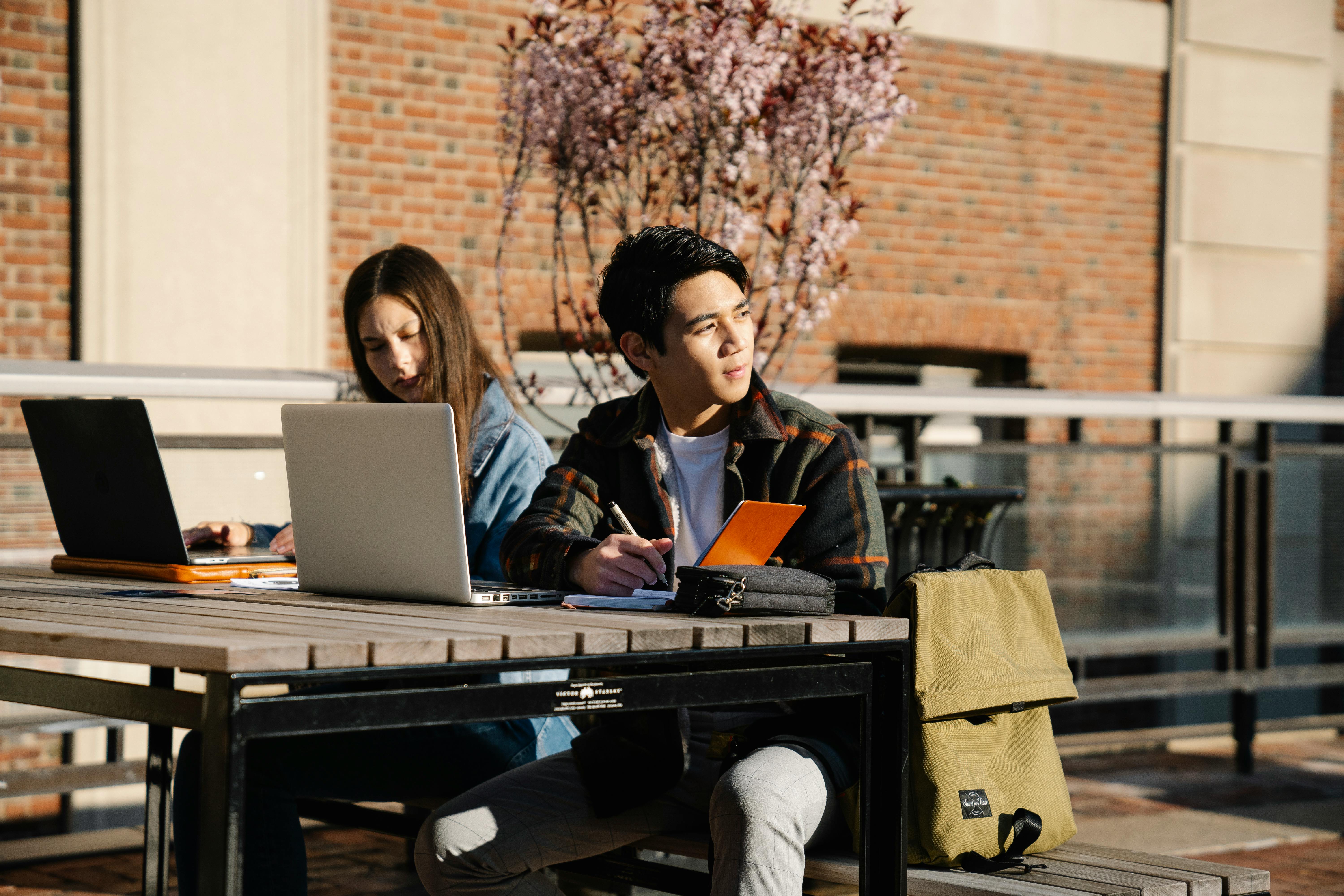 How to Learn with AI