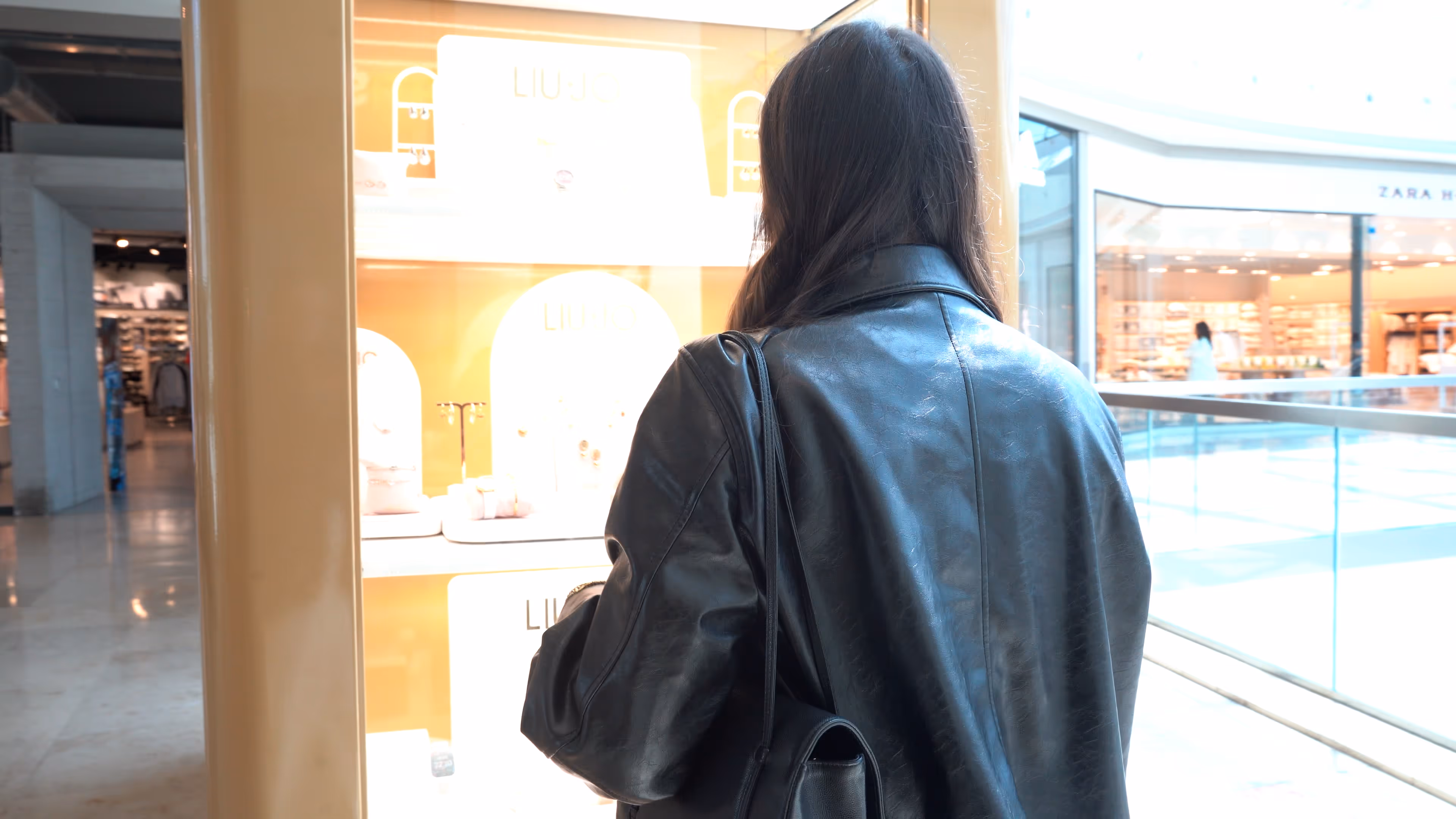 Vetrina fisica del Boutique Pod con i prodotti esposti