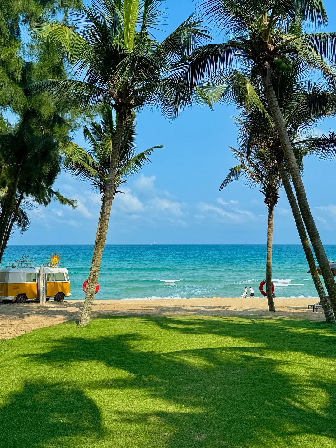 Tropical coastal scenery in Sanya