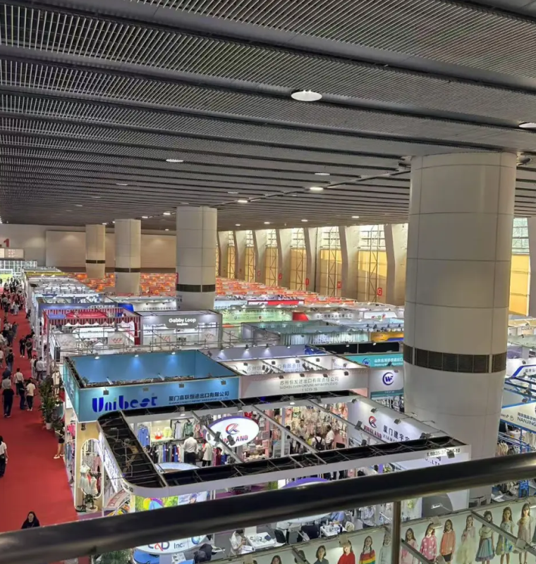 Canton Fair exhibition visit with TravelToQin