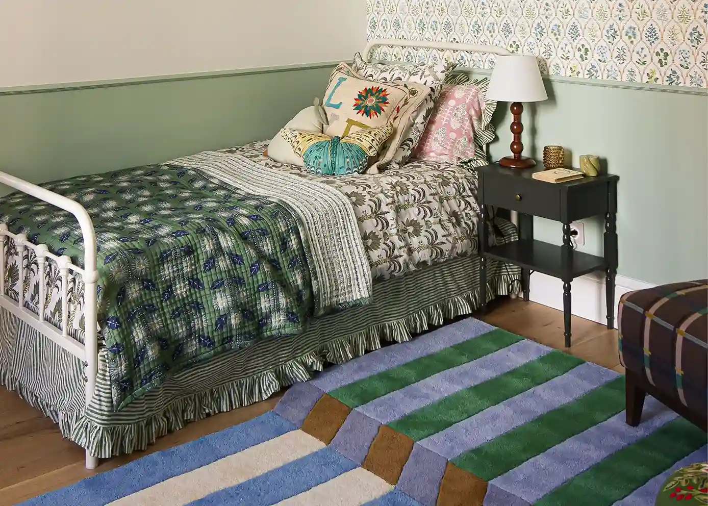 Chambre d'enfant aux nuances douces et champêtres, par Maison Kyka
