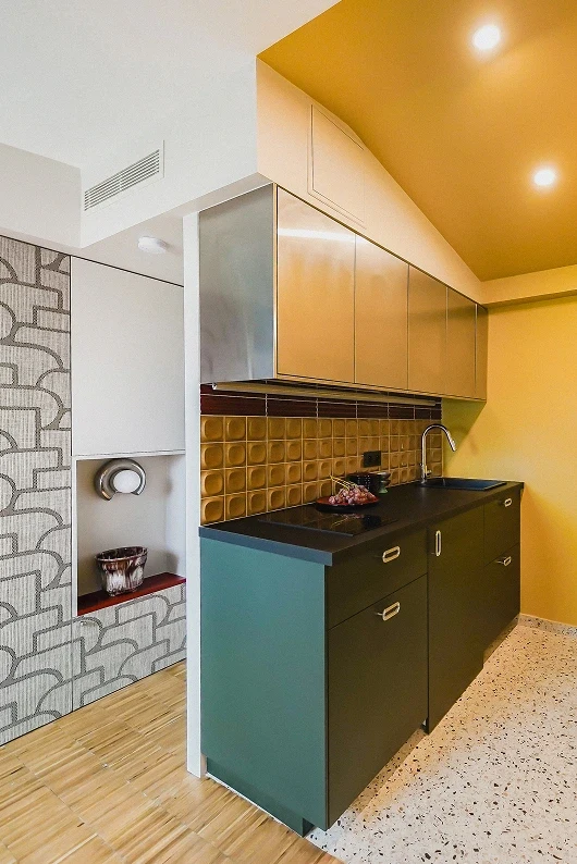 Cuisine ouverte jaune