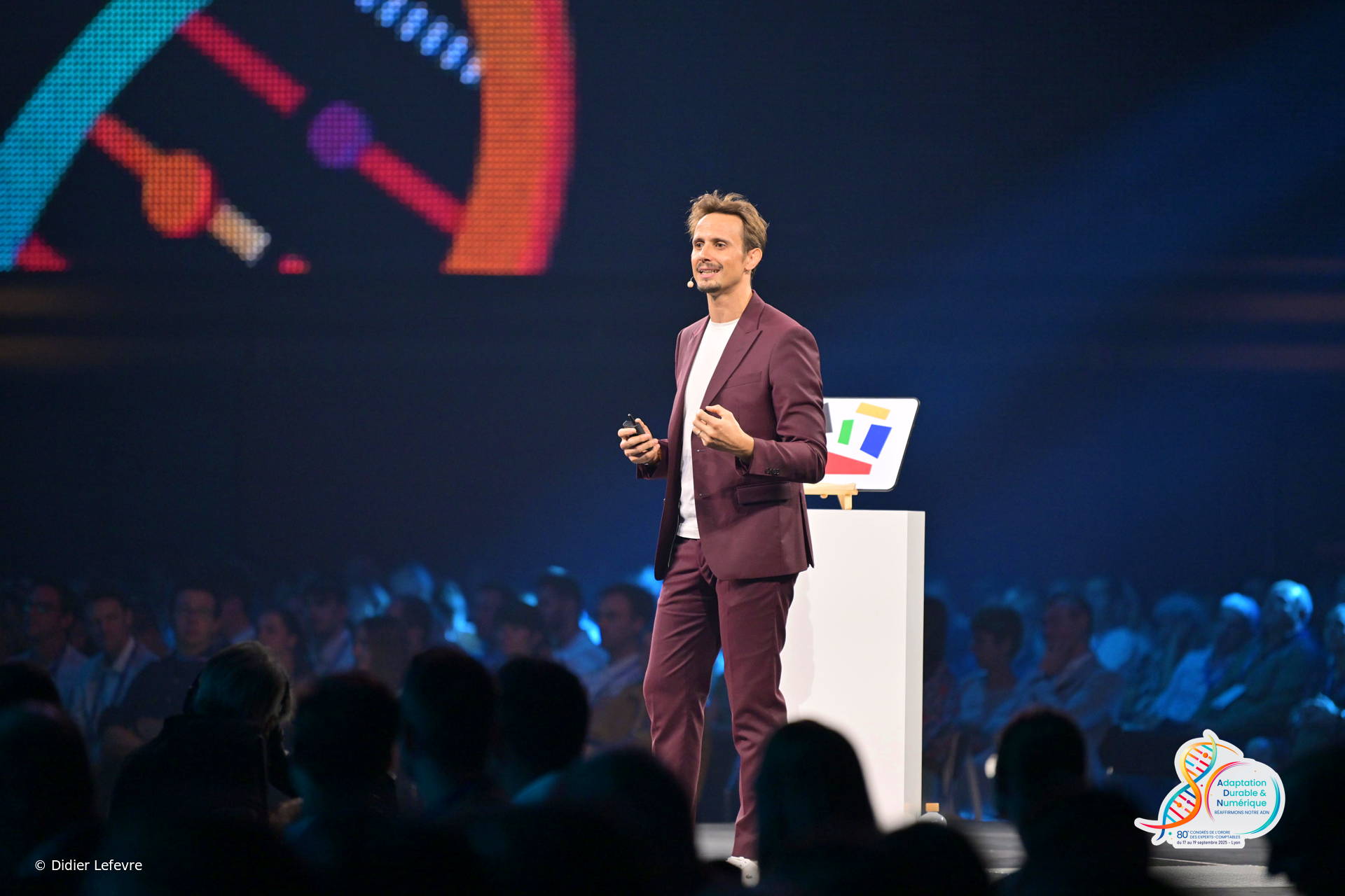 Butzi, conférencier en intelligence artificielle, en keynote au Congrès des Experts-Comptables 2025