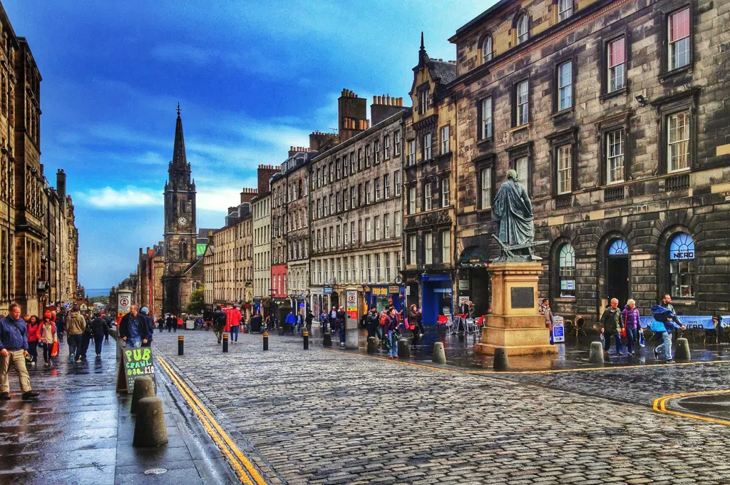 A forgotten close in Edinburgh's Old Town