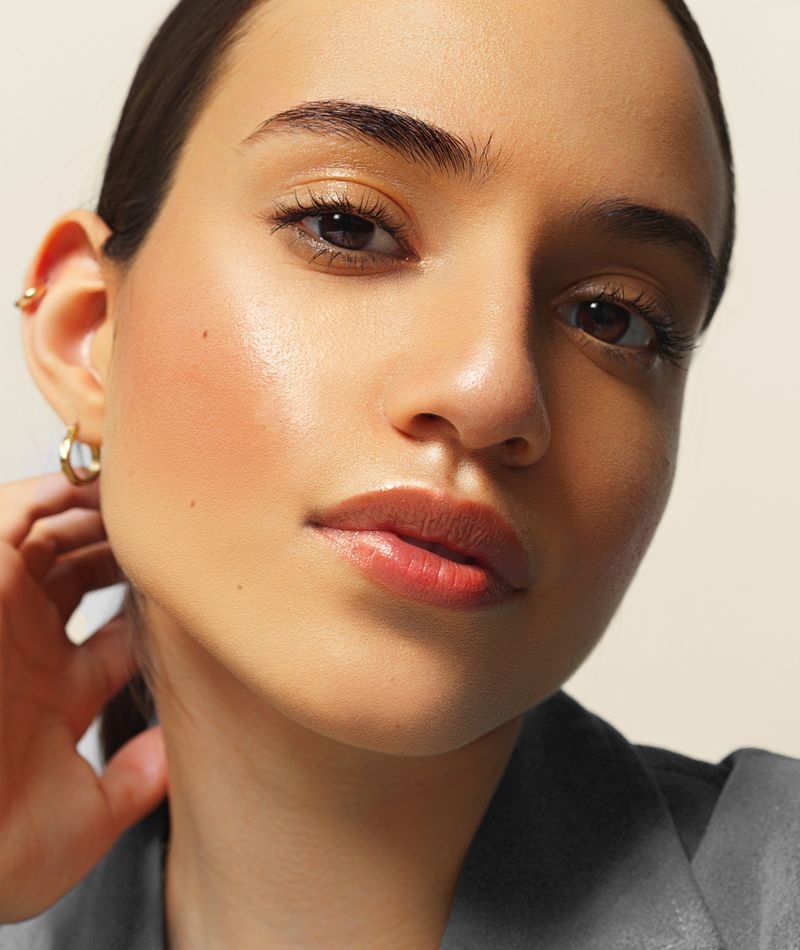 An image of a women.