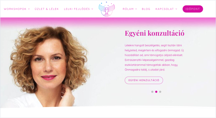 Image from Biegelbauer Lilla, a coach's website. The booking button is pink and located in a prominent place, in the upper right corner of the page.