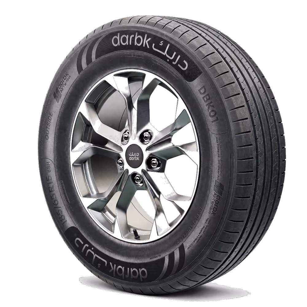 إطار دربك DBK01 مقاس 185/65R15 هو إطار PCR مخصص لسيارات الركاب ضمن مجموعة دربك. يناسب هذا المقاس المركبات المتوافقة مع عرض إطار 185 مم، ونسبة ارتفاع 65، وقياس جنط 15 بوصة. يجب التأكد دائمًا من المقاس ومؤشر الحمولة وتصنيف السرعة المناسبين من دليل المركبة أو ملصق الإطارات قبل التركيب.