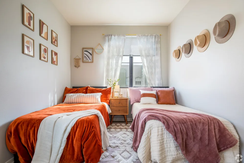 Bed room