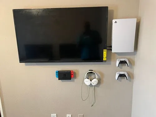 TV mounting installation in Dallas-Fort Worth