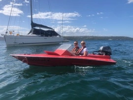Gäste im Speedboot, offener Sydney Harbour