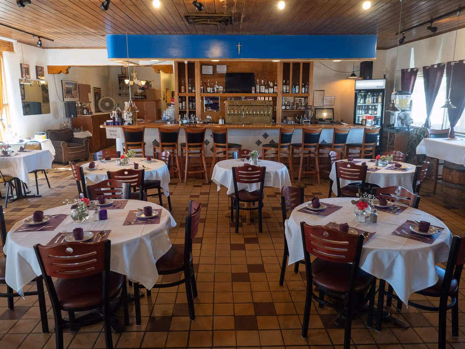 [background image] image of refreshed place setting (for a fine dining restaurant)