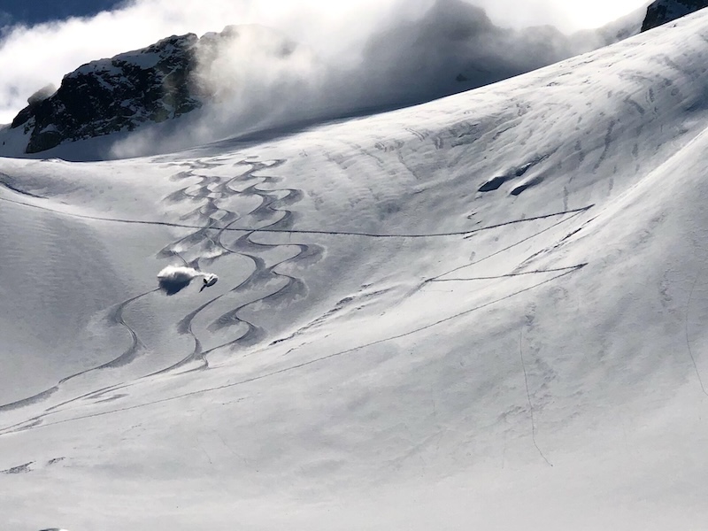 Women's ski mountaineering basecamp