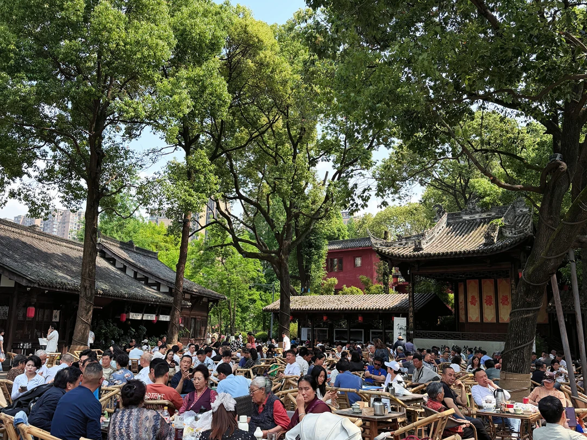 Traditional teahouse at Chengdu People's Park