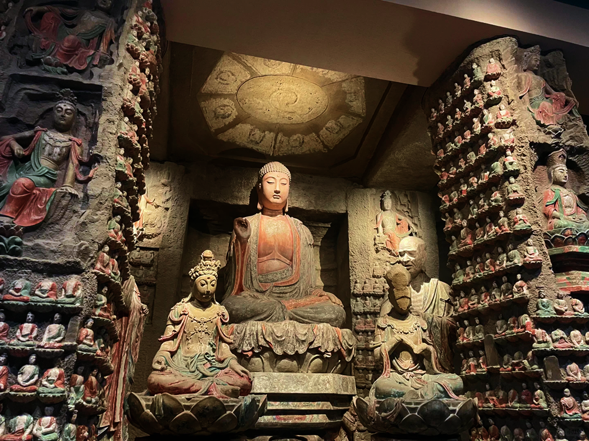 Artifacts displayed inside Shaanxi History Museum