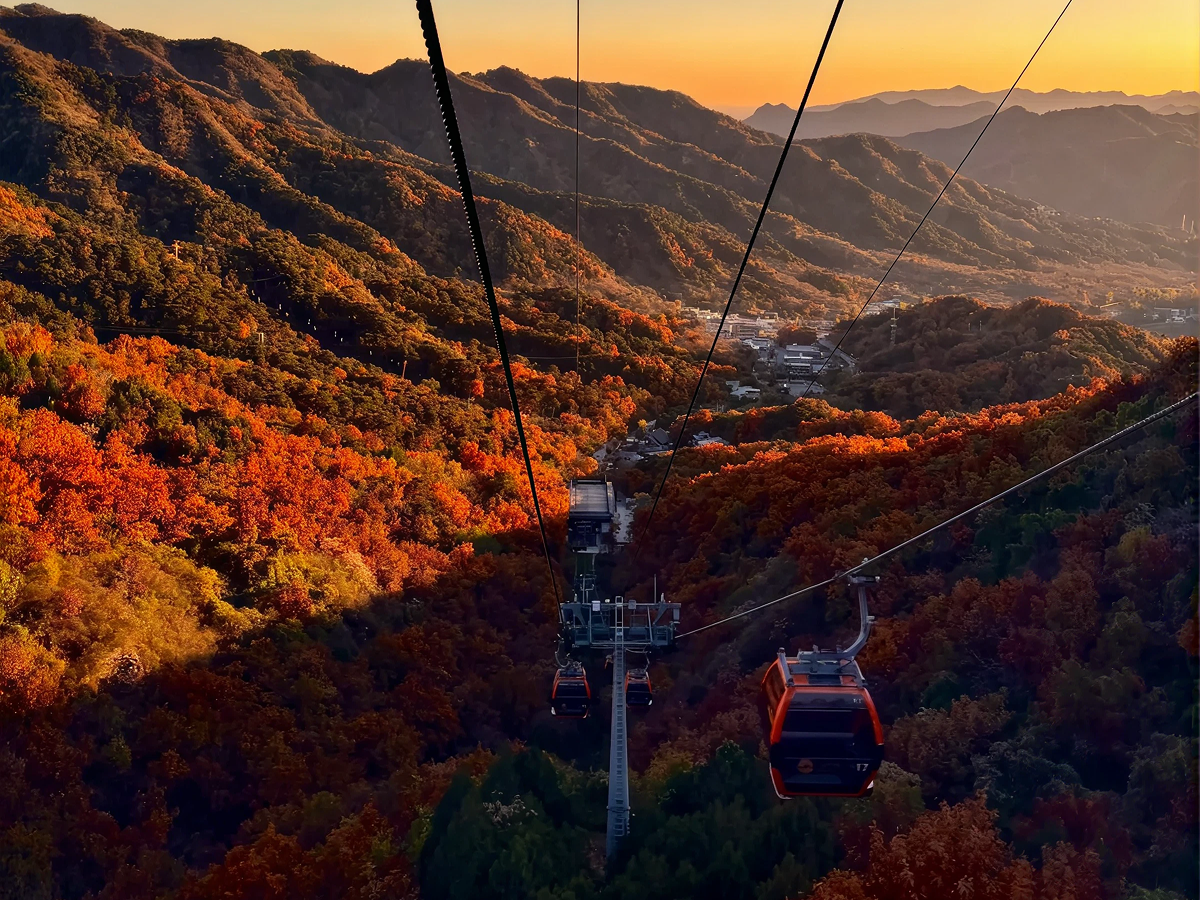 Mutianyu Great Wall cable car in autumn