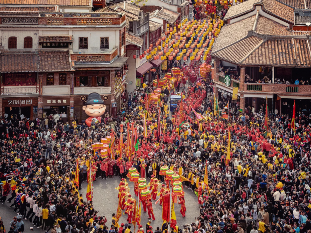 Crowds in Zhangzhou Ancient City during Spring Festival