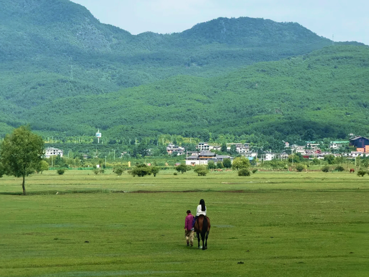 Lashihai Horse Riding
