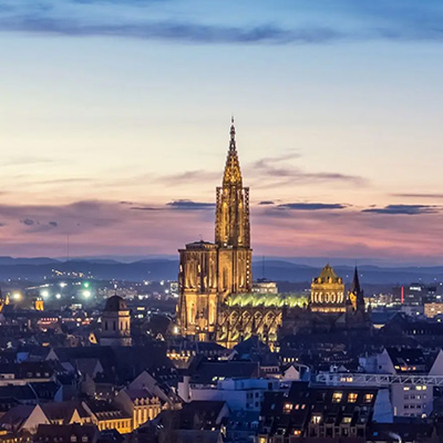 Photo aérienne de la cathédrale de Strasbourg.