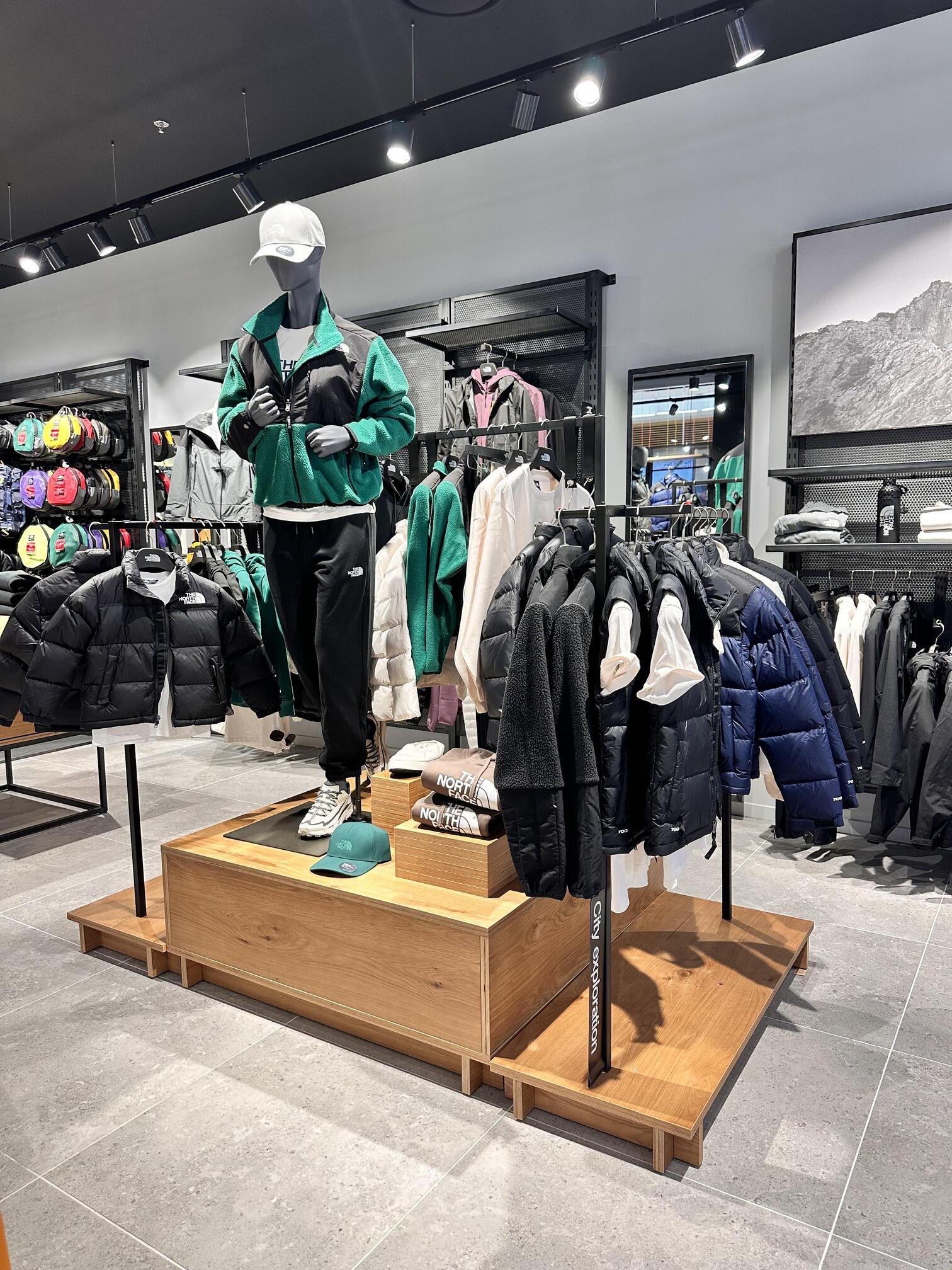 THE NORTH FACE