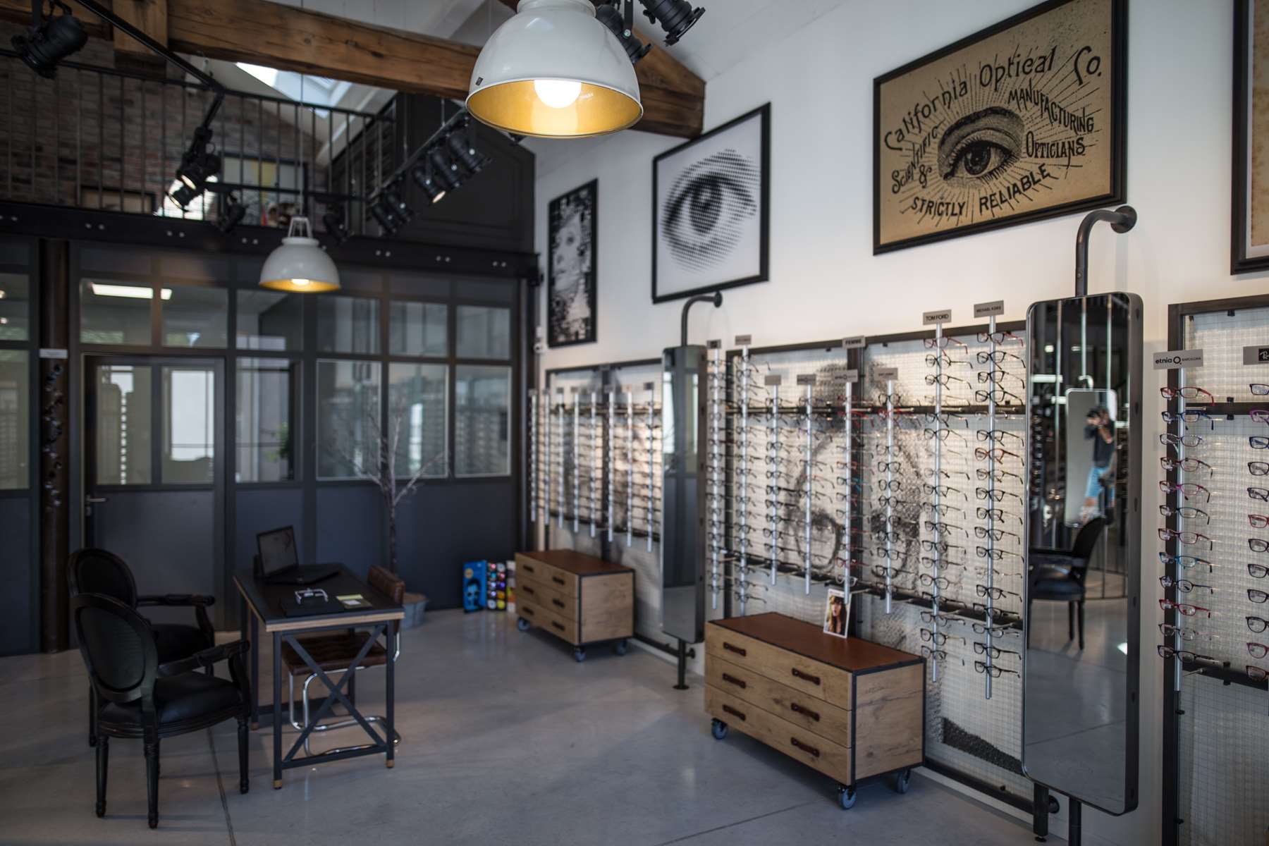 Conception & fabrication de supports de merchandising