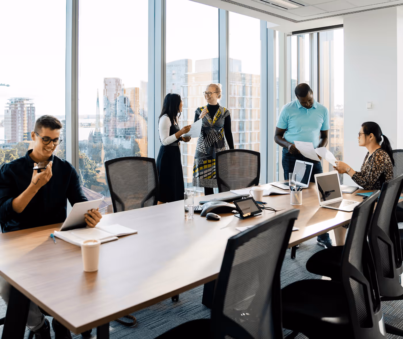 A Large Team Having a Meeting - Icon