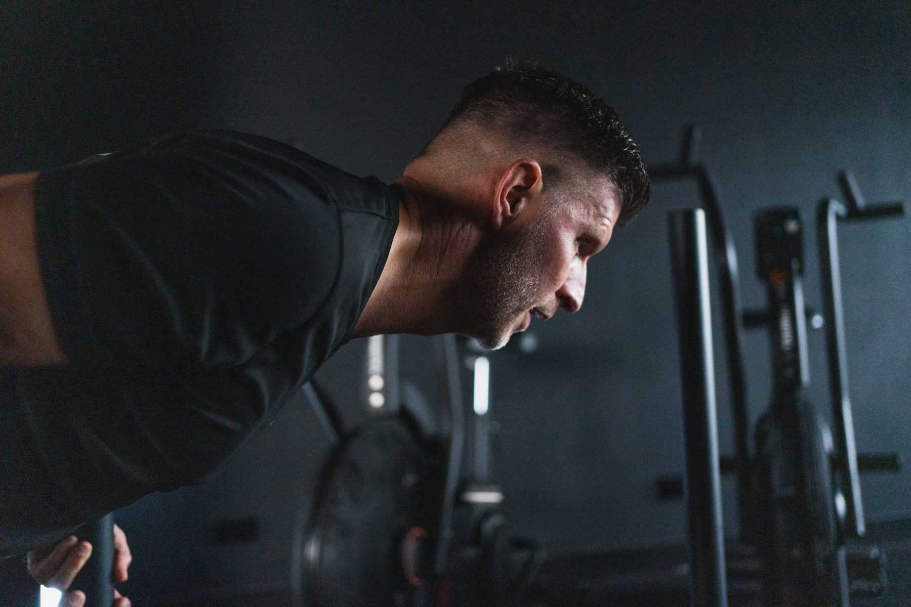 Sledepush tijdens een HYROX-training bij Moventes Fit