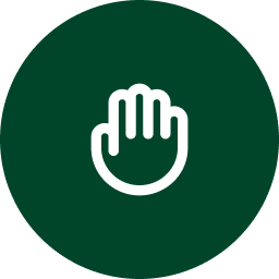 Main levée blanche sur fond vert foncé, symbole d'arrêt ou de pause.