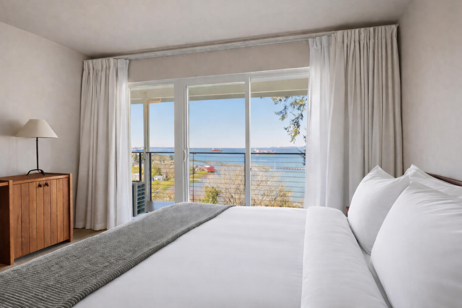 Premier River View King