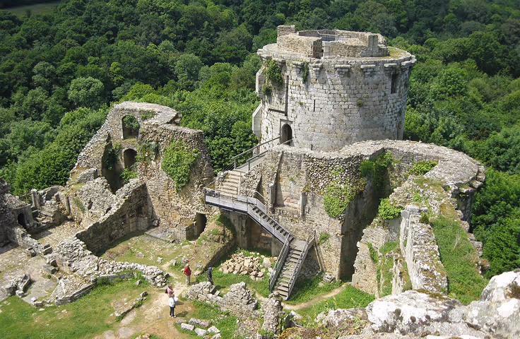 Le château fort de Tonquédec dans la vallée du Léguer