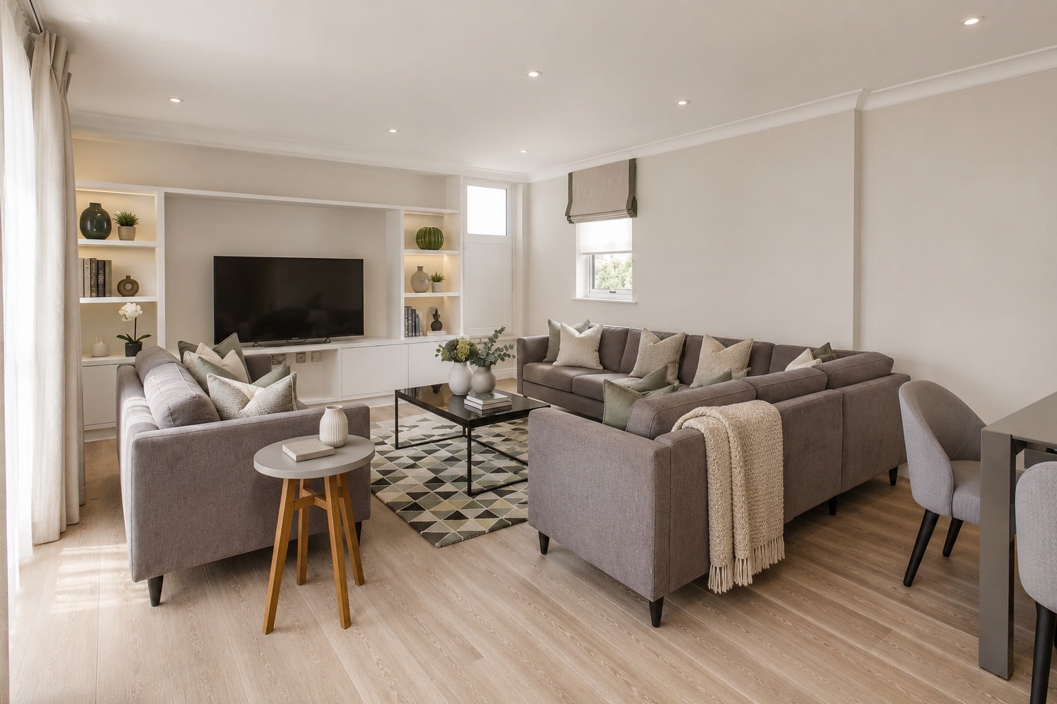 Living space in the Three Bedroom Penthouse at Chesham Court, Belgravia