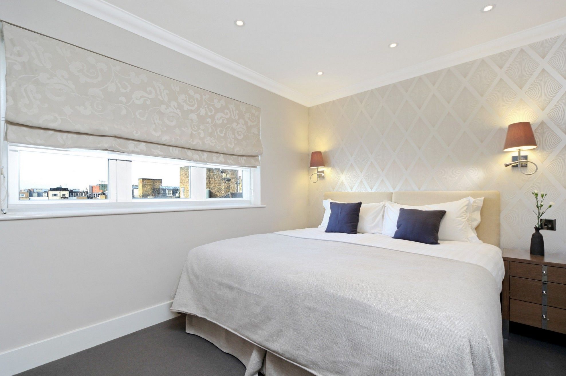 Twin bedroom in the Ashburn Court penthouse apartment