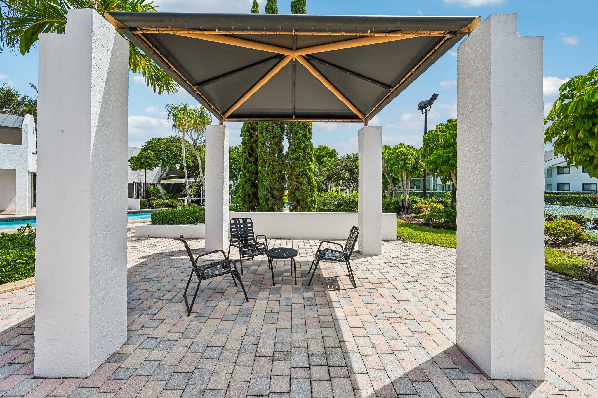 outdoor picnic table Azalea Village 