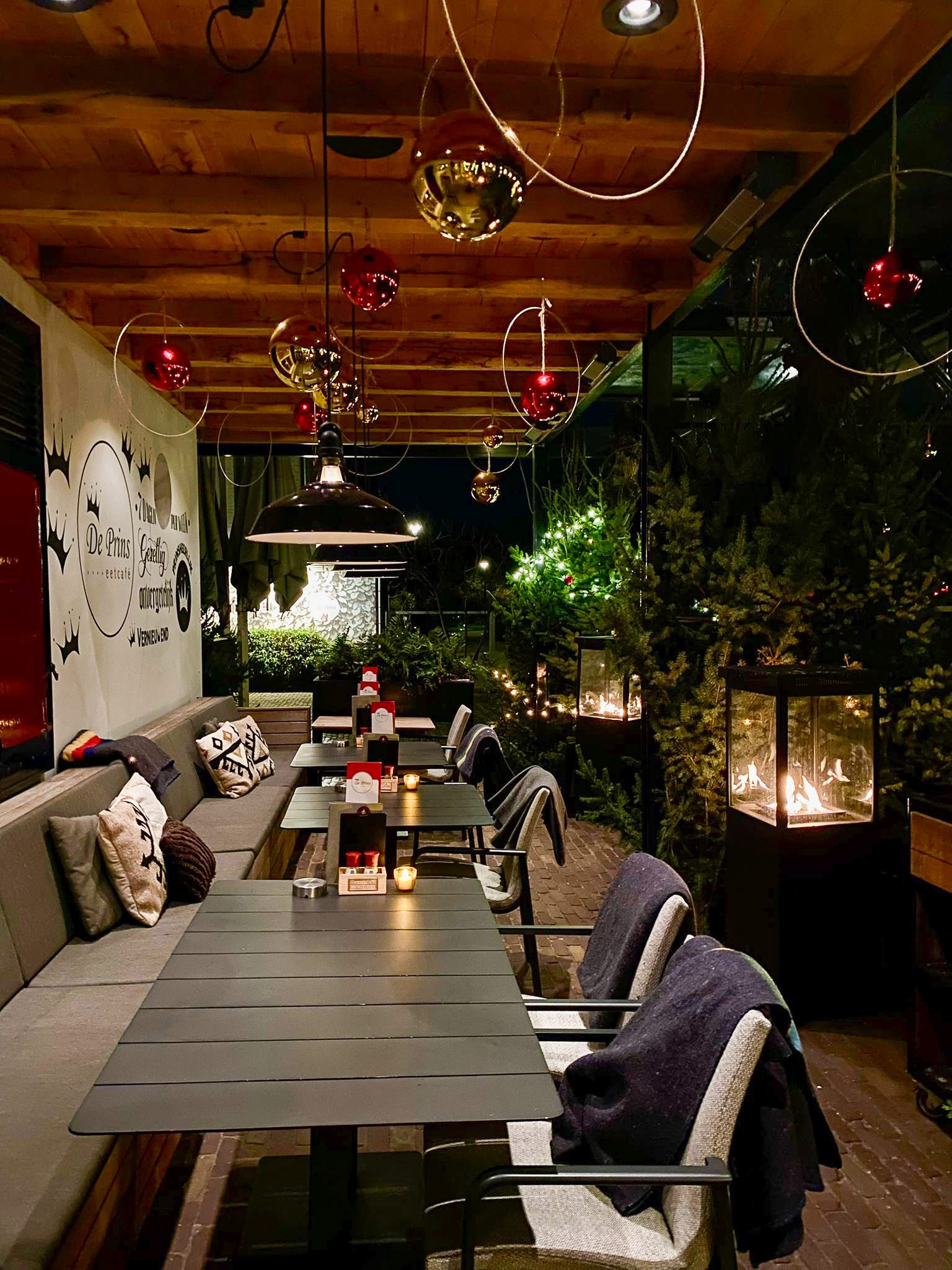 Kerstborrel met DJ Bart bij De Prins