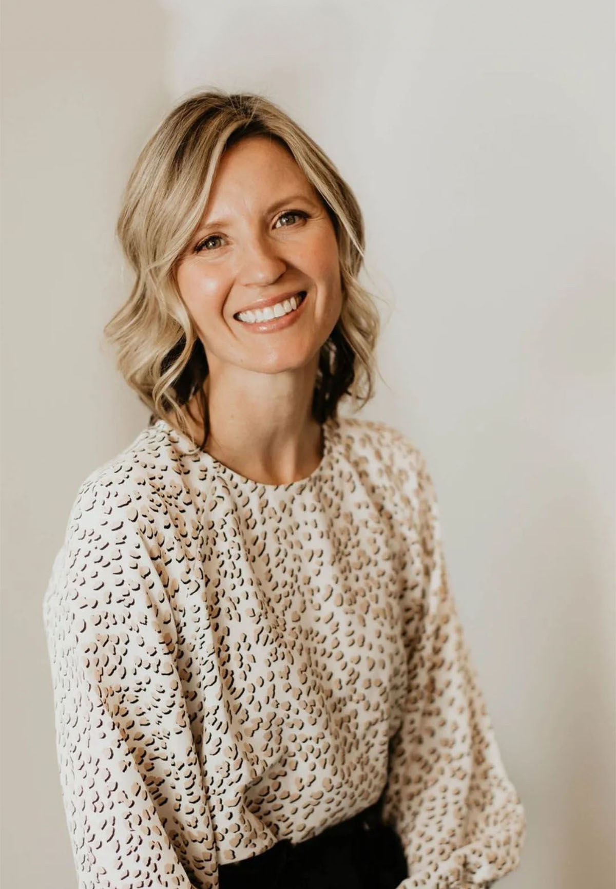 Upper Body image of Dr. Holly Austgen