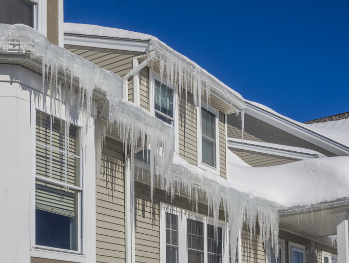 4 Tips for Winter Roof Maintenance