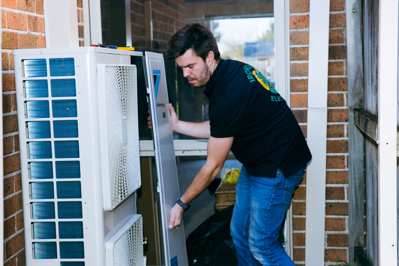 Kenny McCaskill from Ironox Electrical providing professional electrical services in Melbourne's Bayside and South Eastern suburbs.