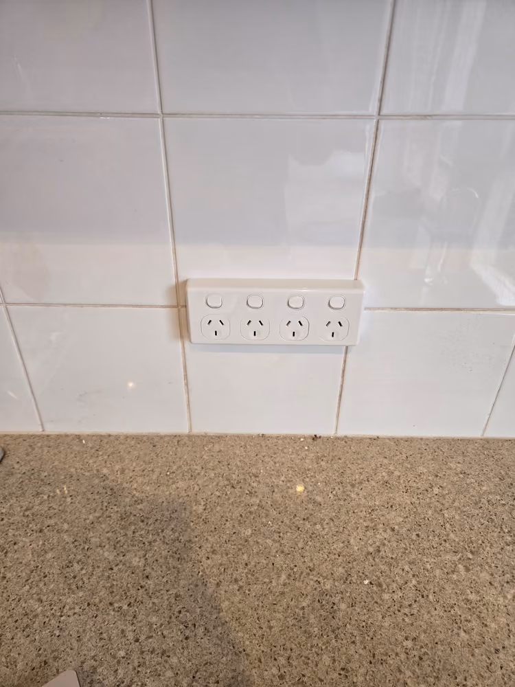 Kenny McCaskill from Ironox Electrical providing professional electrical services in Melbourne's Bayside and South Eastern suburbs.