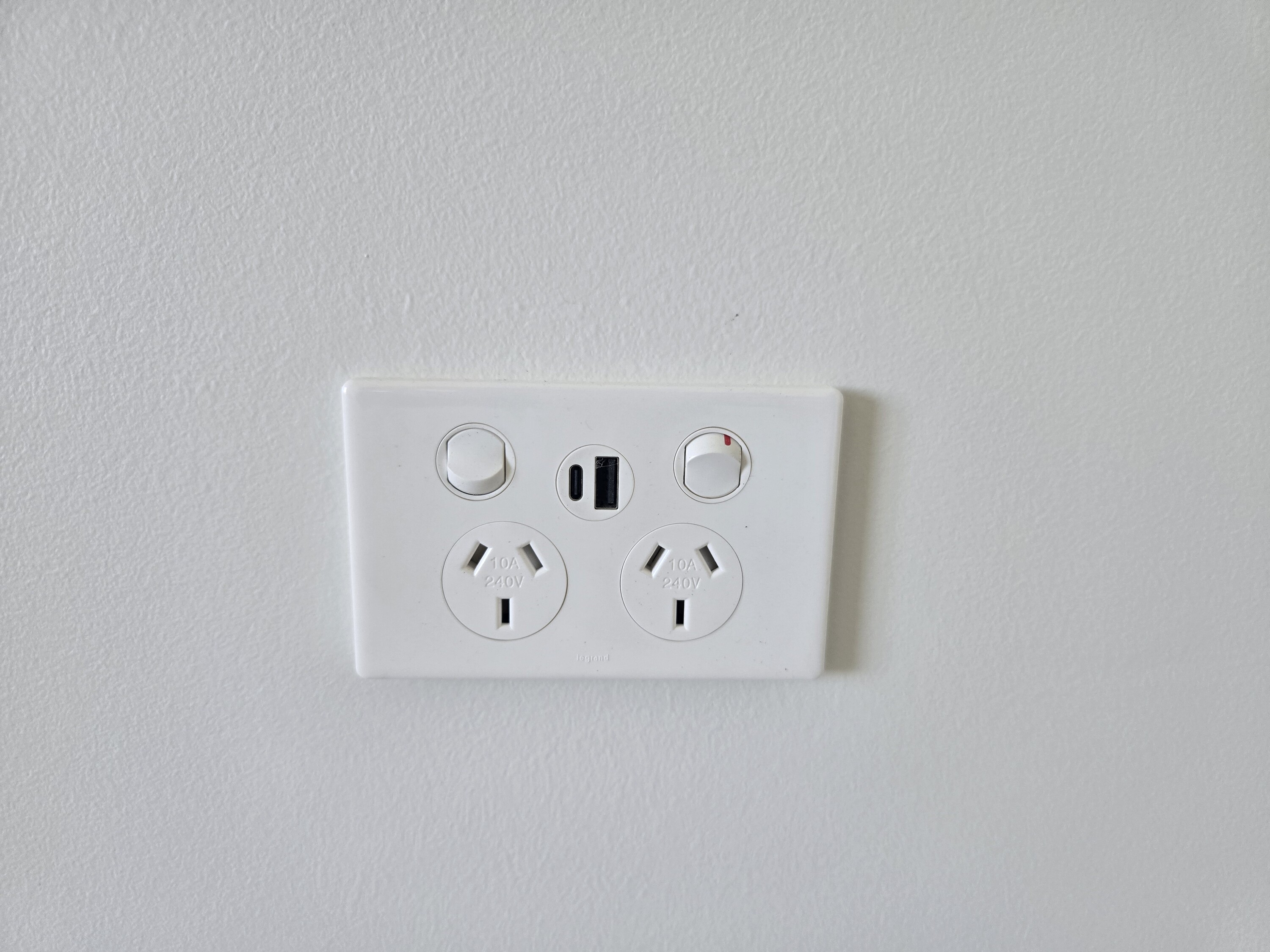 Power Point Installation Melbourne South East | Narre Warren, Berwick, Frankston | Ironox Electrical