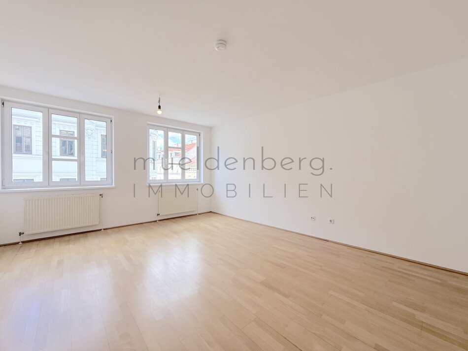 Große 2-Zi-Wohnung mit Balkon in 1060 Wien!