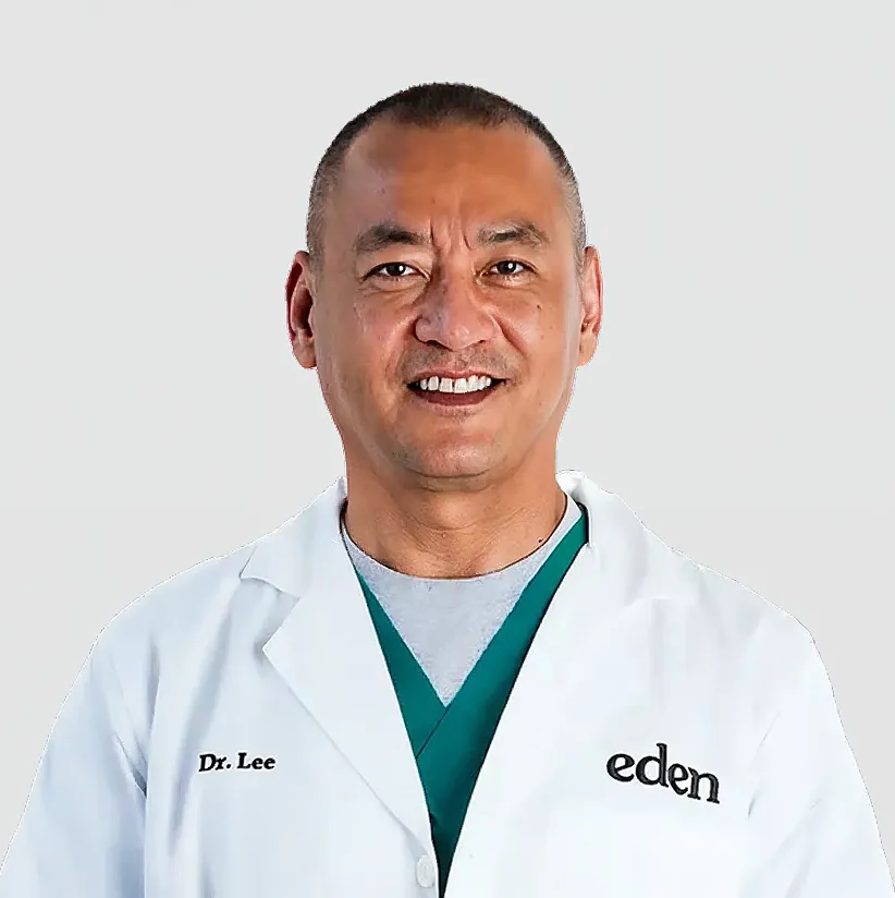 Headshot of Dr. William Lee, M.D.