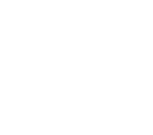 Valkoinen logo mustalla taustalla. Yläosassa on valkoinen talon ääriviiva, jonka sisällä on musta talon siluetti savupiipulla ja ristikkoikkunalla. Sen alapuolella lukee valkoisella tekstillä 'LÄMPÖPUMPPUASENNUS'. Alimpana ovat suuret valkoiset kirjaimet 'K & N'.