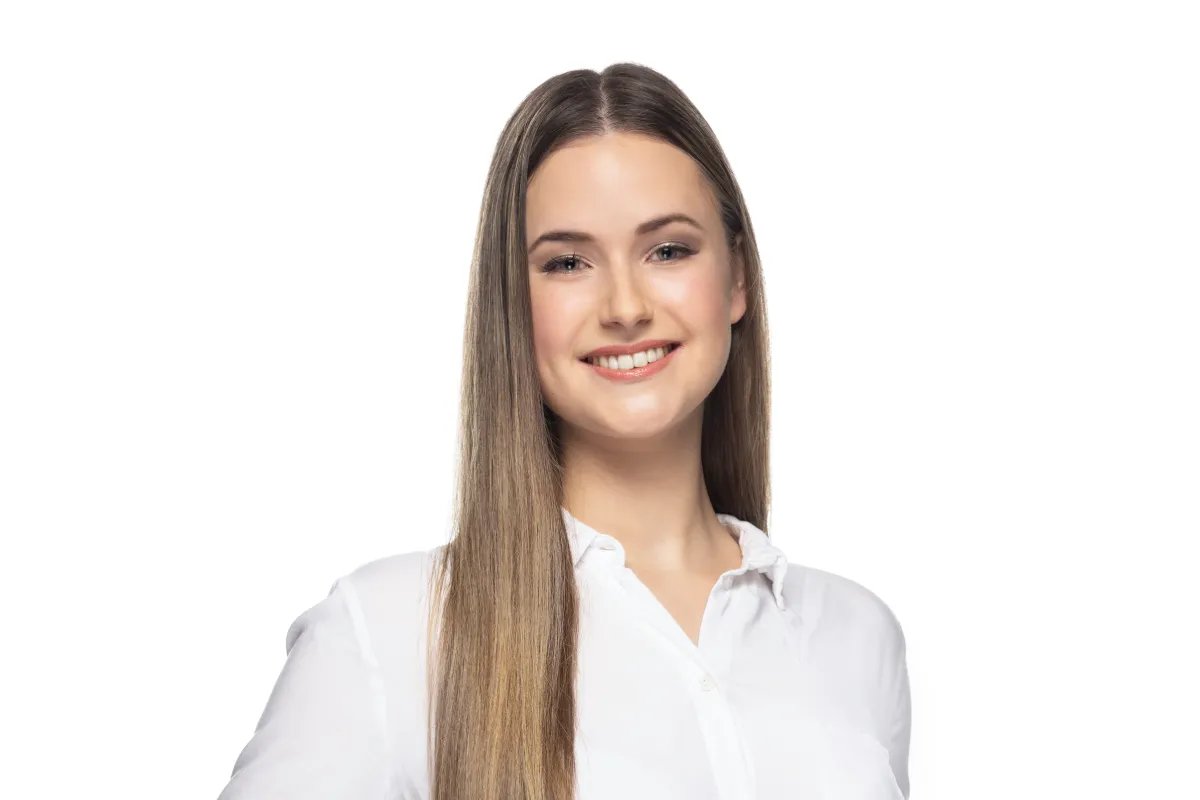 Porträt von Lucia Henkel, Mitarbeiterin in der Auftragssteuerung.