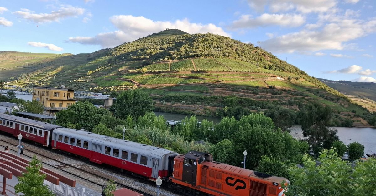 The-picturesque-Douro-Valley-in-Portugal.