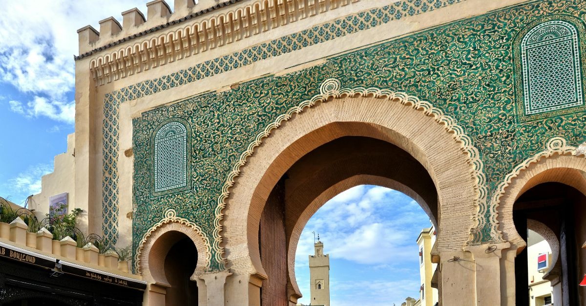 Bab-Bou-Jeloud-gate-in-vibrant-Fes-Morocco