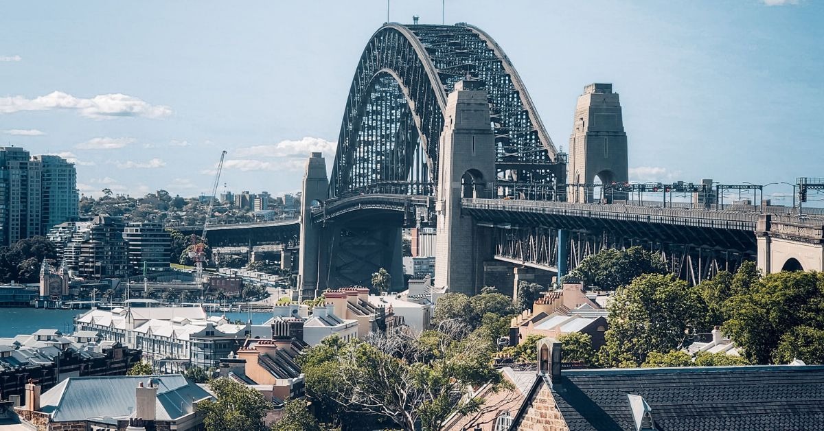 Vibrant-view-of-the-Sydney-Harbor-Bridge-under-a-clear-blue-sky-in-Sydney-Australia