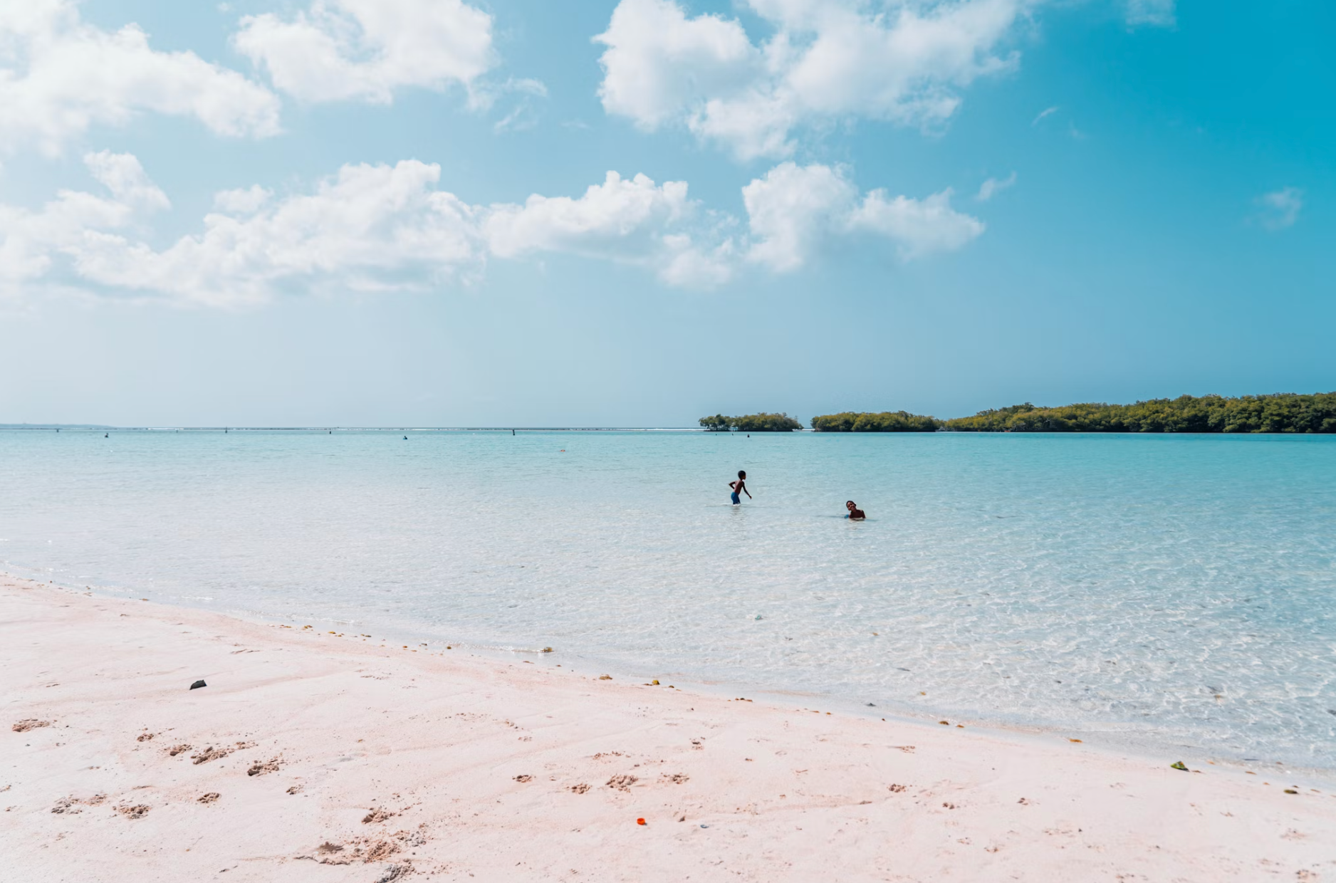 Boca Chica beach with calm turquoise water