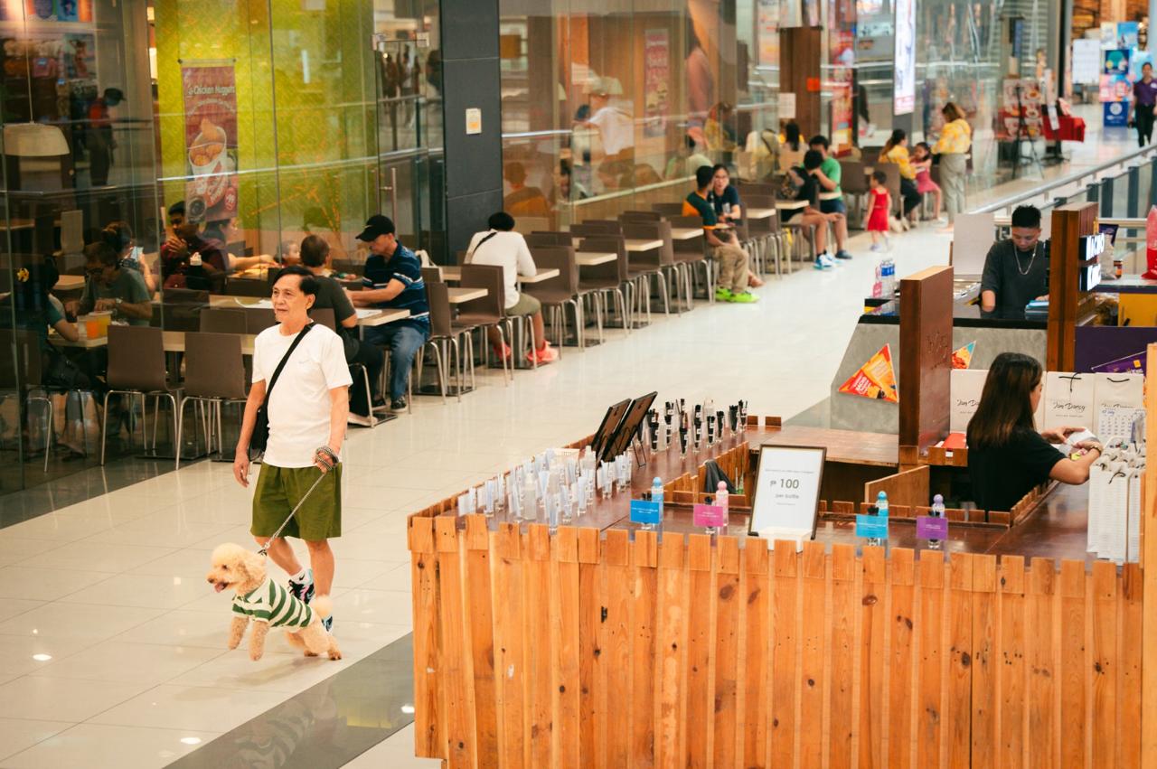 Seminyak Square modern mall with local boutiques and dining options