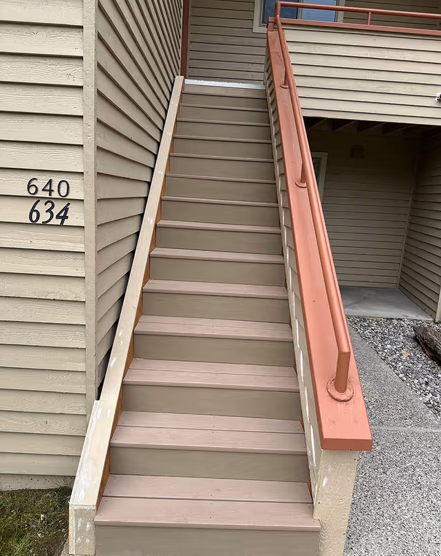 We specialized in all kinds of Siding, LP Smart, Fiber Cement, Wood, Metal, Vinyl, Cedar, Pine, & more.
